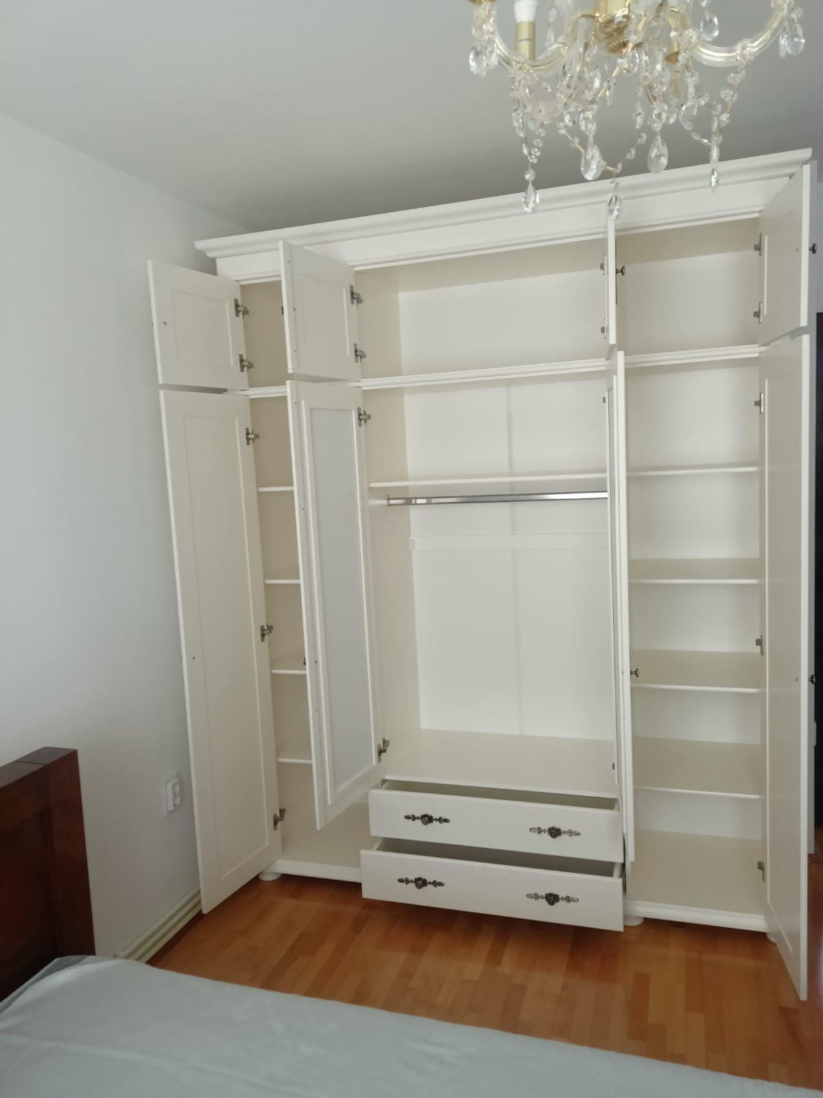 Massivholzschrank Skagen Lachs, 4 Türen, 2 Schubladen