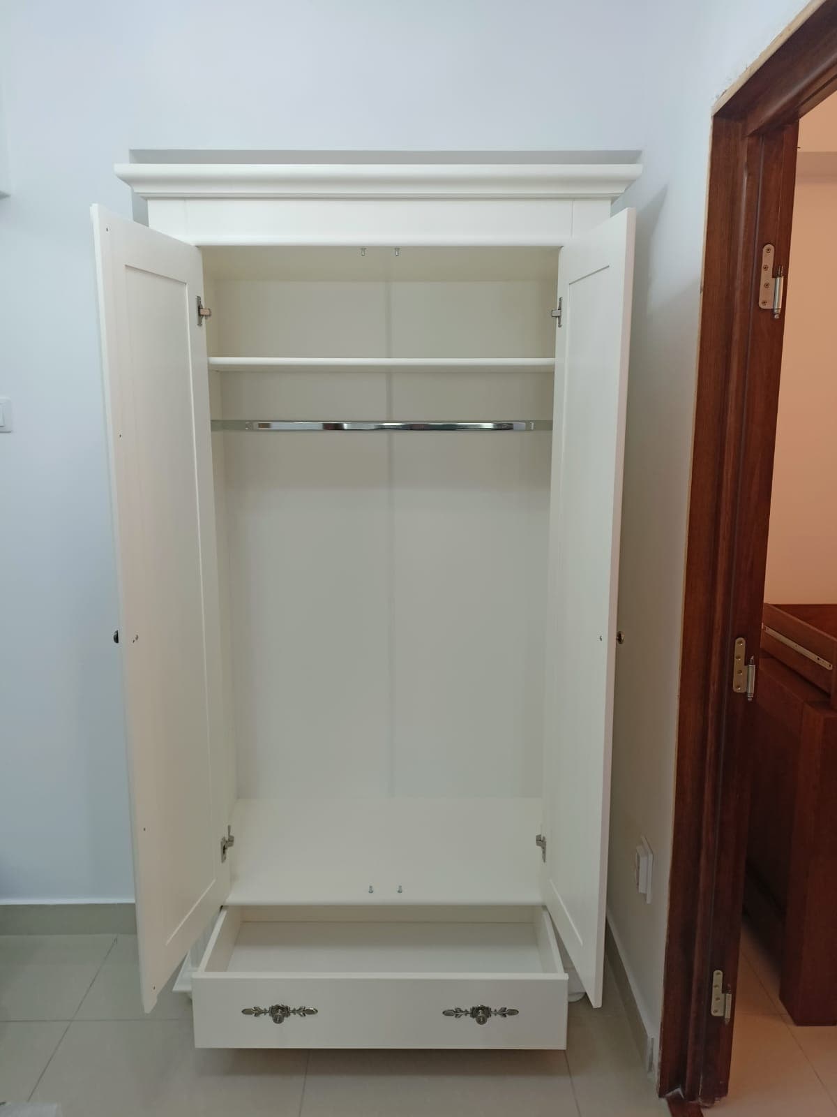Massivholzschrank „Skagen“ 2-türig mit Spiegel